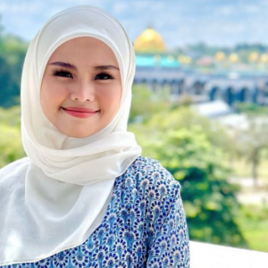 Bella Astillah Jual Kuih Raya Sepanjang Ramadan – "Saya Buat Semuanya Dari Air Tangan Sendiri Tapi Tak Banyak"