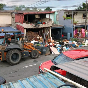 2 tan sampah jadi ‘teman’ hidup warga emas