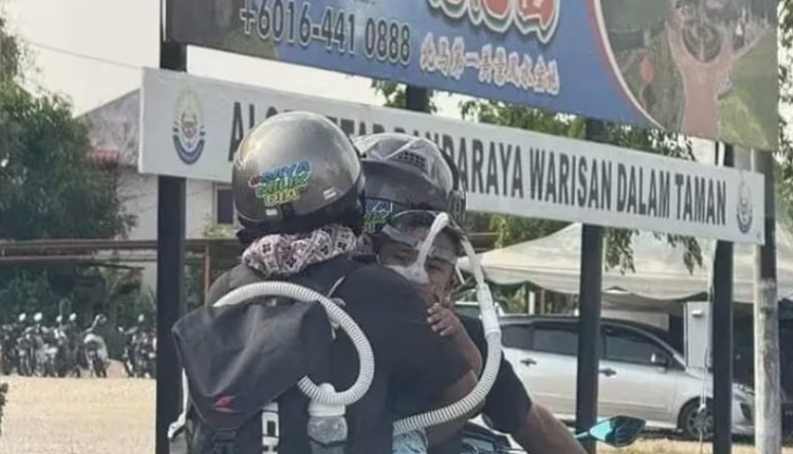 Pasangan Bawa Bayi 11 Bulan Naik Motosikal Dengan Alat Pernafasan Sebenarnya Belum Kahwin?