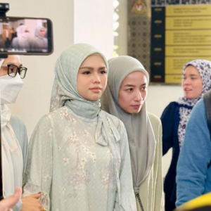 Tahniah bekas Sahabat, Ruhainies kerana berjaya meruntuhkan masjid ini dan anak-anak saya kehilangan bapa mereka.” – Bella Astillah