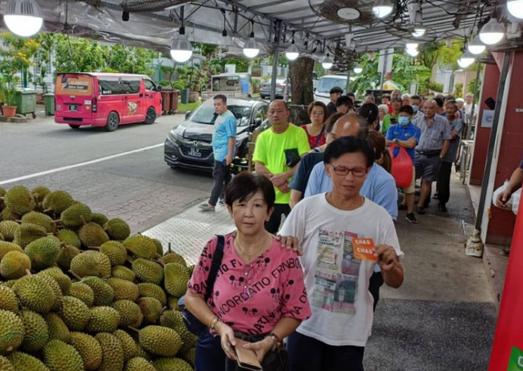 Gerai Durian Beri Percuma Musang King, Udang Merah Seberat 1,000 Kilogram Bernilai RM52,192