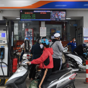 Harga RON95, diesel turun di Vietnam