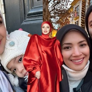 “Kami Okey, Cuma Tiada Masa Tunjuk Kemesraan. Jadual Kerja Kami Berdua Sangat Sibuk Dan Jarang Jumpa” – Fazura