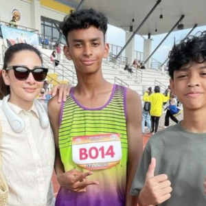 "Dah Banggakan Mommy Dalam Pelajaran, Ini Dalam Olahraga Pula,” – Anak Sulung Rita Rudaini Juara! Pecah Rekod 20 tahun 100 Meter MSSD