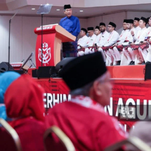 UMNO harus ambil peduli generasi Z, Mereka membesar dalam dunia yang menyaksikan UMNO tidak lagi dominan - Mohamad