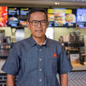 Dato’ Haji Azmir..Anak Tempatan Jadi Bos Rangkaian Restoran McDonald’s Di Malaysia, 100% milik orang Islam.