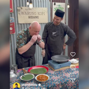 Khairul Aming jamu roti jala, nasi lemak kepada PM New Zealand