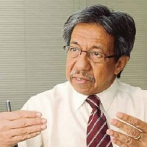 “Agak menyedihkan.. Apalah maknanya rakyat Malaysia jika tidak tahu berbahasa Melayu'” – Pakar Bahasa, Prof Emeritus Dr Teo Kok Seong