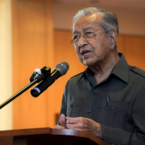 Melayu perlu bersatu, ketepikan dahulu sentimen parti – Tun M