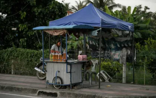 Diesel, petrol Malaysia dijual macam ‘air minuman’ di Selatan Thai. RON95 di Thailand kini lebih RM5.36 seliter, berbanding RM2.05 seliter di Malays ...