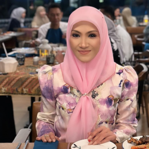 "Dulu kerja pramugari saya tak liar, tak pergi kelab malam. Saya memang innocent" - Sherry Ibrahim