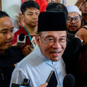 Anwar pemimpin baik, sedia terima permohonan maaf Najib - Zahid Hamidi