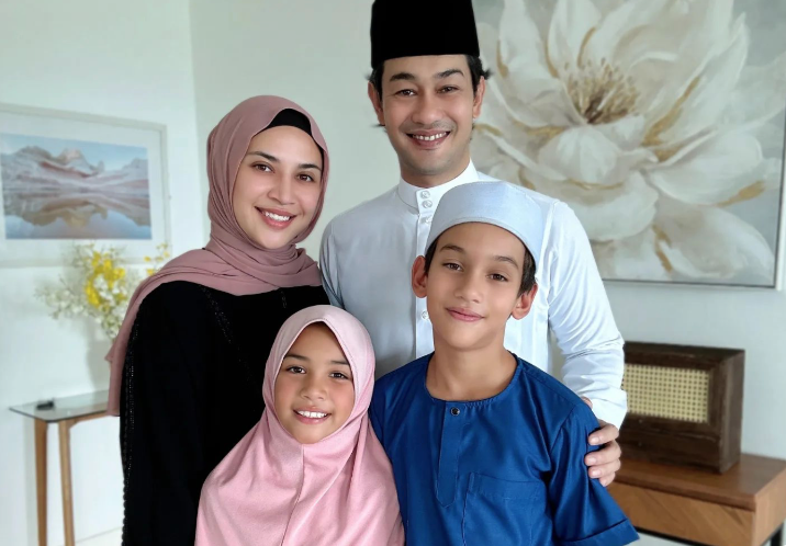 Farid Kamil Titip Pesan Buat Anak-Anak Jangan Tinggal Solat - "Muhammad Dan Aurora, Baba Sayang Anak-Anak Baba. Jangan Tinggal Sembahyang"