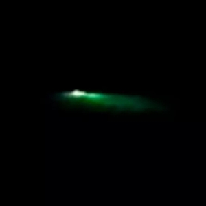 UFO bercahaya hijau ‘jatuh’ menjunam ke dalam laut