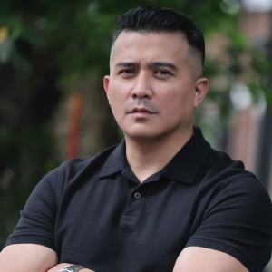 “Aku tidak akan pernah melupakan muka kau. Berpuluh ribu kau songlap duit bini aku" - Aaron Aziz