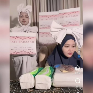 ‘Sepanjang kita jual, tidak ada satu pun jenazah kata kain ini panas’ - Penjual Kit Kain Kafan