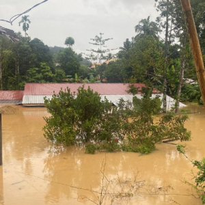 Banjir makin buruk, cecah hampir 36,000 mangsa di 6 negeri. Semalam 21,000