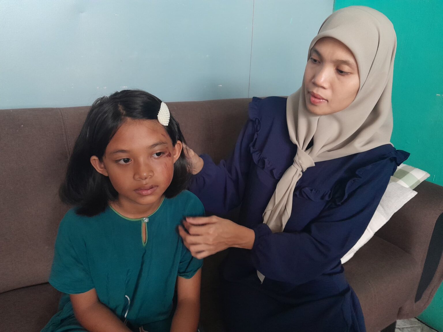 Murid tahun 4 cedera luka di bahagian pipi, dahi, kening, bahu, bibir dan lutut selepas dikejar anjing liar