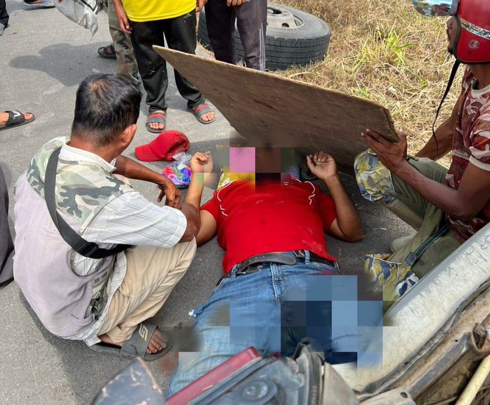 Tayar lori terpelanting, kena lelaki tepi jalan cedera di kaki