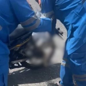 Wanita putus tangan selepas baju tersangkut roda motosikal