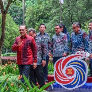 Mengapa Amerika mengecualikan jualan, perkhidmatan daripada defisit perdagangannya: Titik buta strategik di Asia — Phar Kim Beng