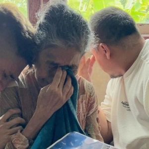 Nenek 76 tahun dibelasah orang ramai terima tajaan umrah