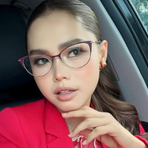 Bella Astillah Akui Segan Nak Komen Hubungan Dengan Syed Saddiq: “Saya Ibu Anak Dua”