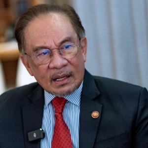Perbelanjaan Dr Mahathir ke Forum Nikkei di Jepun dibiayai kerajaan, dia mohon daripada saya, saya luluskan - Anwar