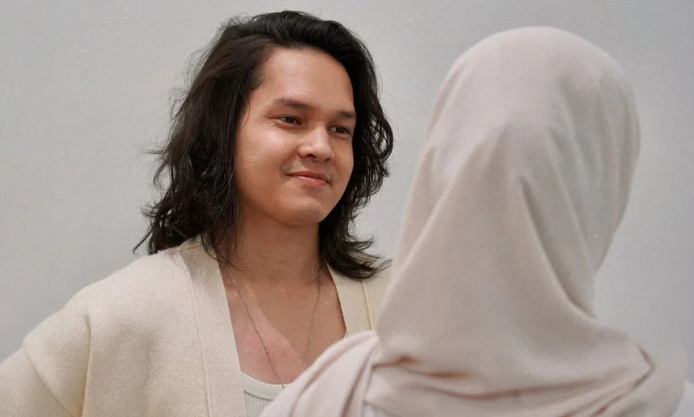 "Dalam foto itu adik saya, bukan 'girlfriend' - Amir Masdi