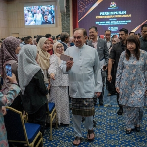 Prestasi pentadbiran kerajaan mengukuh, diurus dengan baik - Anwar Ibrahim