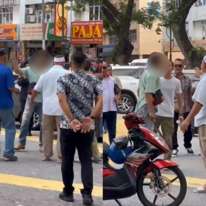 Lelaki mengamuk libas parang ketika operasi roboh struktur haram di Desa Pandan