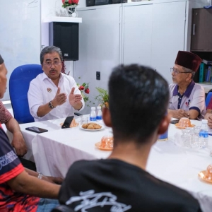 Naib Presiden UMNO, Johari nafi spekulasi jadi PM Ke-11